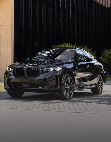 BMW X6 xDrive40d M Sport в чёрном цвете — спортивный премиум-SUV в аренду в Варшаве. Стиль, мощь и комфорт от SK CARS.